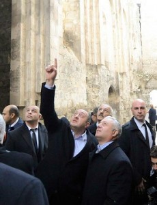 282927_250058171829130_1500565583_n