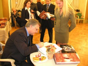 10000241_709646262399872_1129832141_n