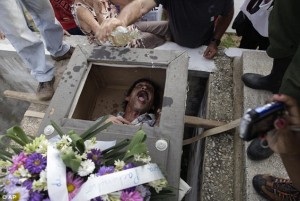 article-2554516-1B428F4A00000578-227_634x425