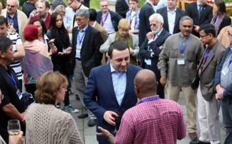 10379215_713554355357119_2038807101_n