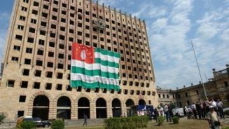 10405862_753975051300326_1963243387_n