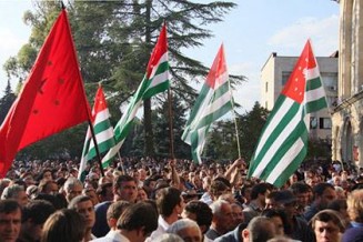 10428976_753975624633602_436234397_n