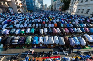 10565686_721863201212976_1297026371_n