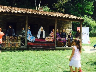 10566681_276742259198631_1164275840_n