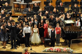 995665_340298442762921_1082317695_n