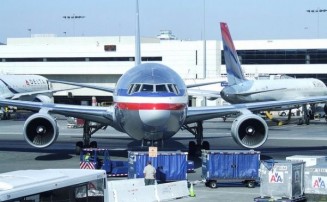 transportation201108airplane-LAX-airport-600x450