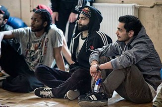 10656640_894602063901421_1167309972_n