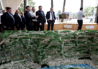 10685040_937908669570483_1143275636_n