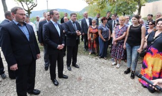 10685171_937908646237152_604011136_n