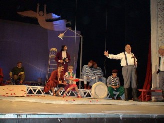 10715772_10203101195437012_102618883_n