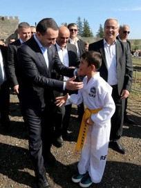 10735628_1541446692759760_635725454_n