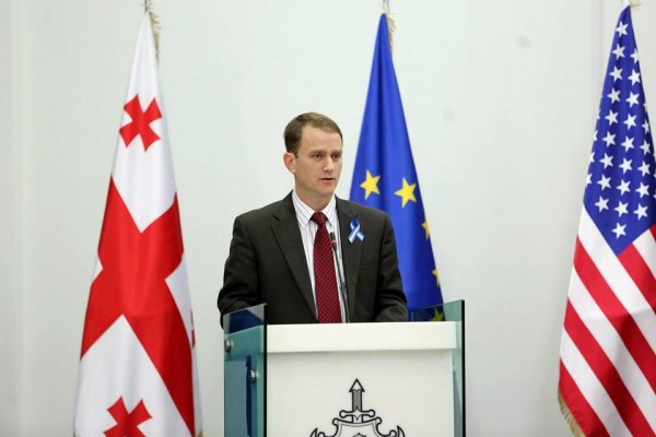 10411718_929814360380660_4568666969235327194_n