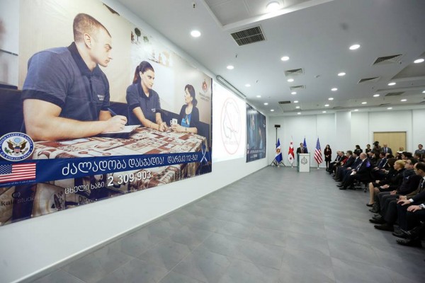 560219_929814383713991_1708196039952042814_n