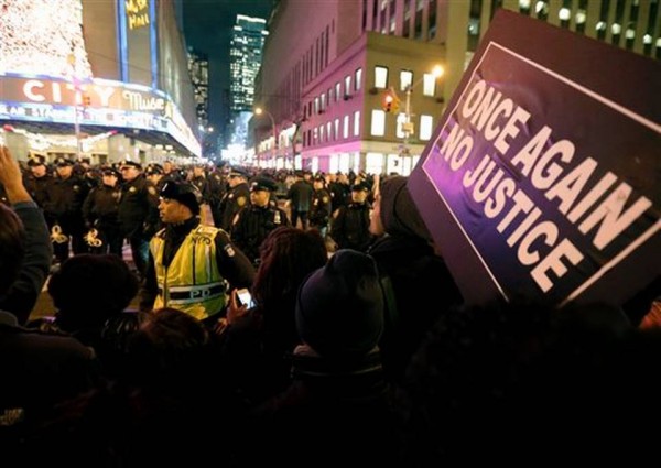 10358736_561363947340625_413643998442756108_n (1)