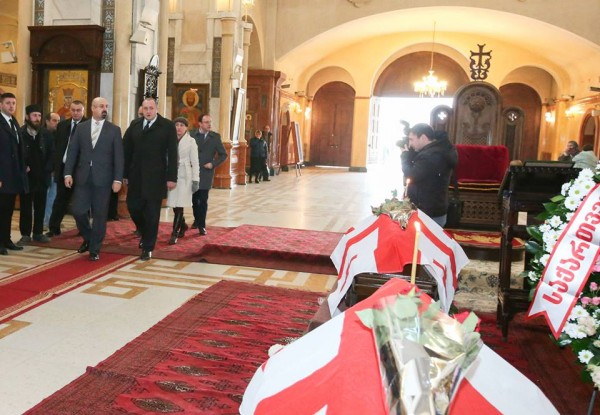 10385273_370169219818024_704139697877069129_n