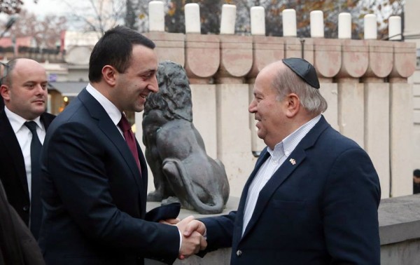 10849787_770478673043211_3379872803989154171_n