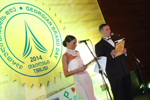 10881181_906666946023958_1980206344_n