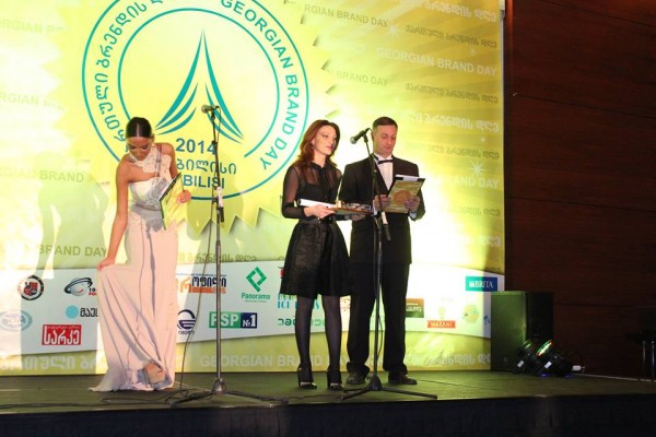 10887990_906666952690624_1950828_n