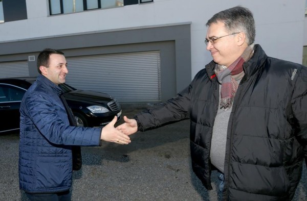 1513746_773149352776143_1459093847935437673_n (1)