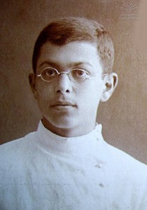 11007676_345401352321923_110305713_n