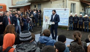 10634287_1560335124218059_1929891482_n