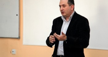 თენგიზ ფხალაძე პუტინთან შესაძლო შეხვედრაზე: ვერანაირი შუამავალი ვერ მოამზადებს შეხვედრას