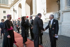 988909_420775434757402_5670517933489464886_n