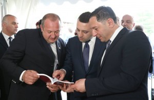 11099383_860919697332441_5625676703248331446_n