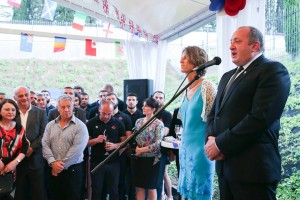 11325546_382925701902821_1811613952_n