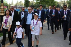 11423944_379644965575026_21039238_n