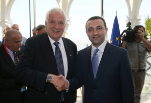 11781770_889707271120350_4939999656263922_n