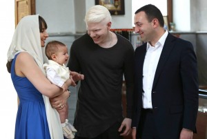 11822638_896378693786541_2507623435773933635_n