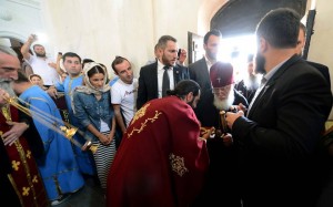 12030796_419248914937166_1035879908_n