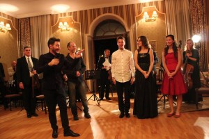 12071658_932734766775576_1115161987_n