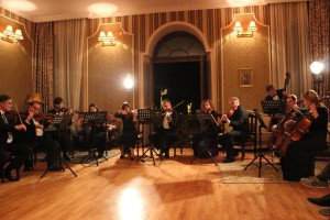 12081610_932734673442252_1006940422_n