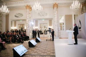 12825203_1097073570315135_1874317362_n