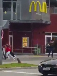 3682B30300000578-3703705-image-m-64_1469210313403