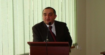კობა ნაყოფია სკანდალში ეხვევა – საეჭვო პრივატიზაცია და მაღალჩინოსნებისთვის გადარიცხული ასი ათასობით ლარი 14483470_1176797899030754_495014519_n