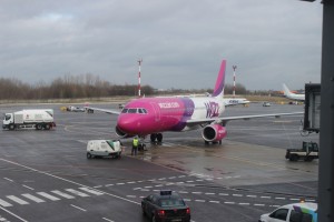 Самолет компании WizAir. Аэропорт Вильнюса_b