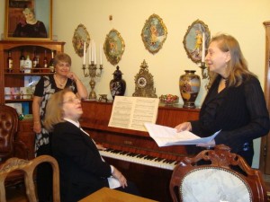 73832_166336843400313_80689_n