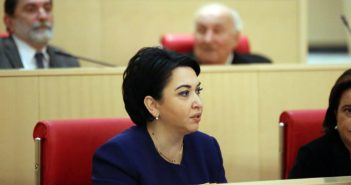 ეკა ბესელია: მაჟორიტარმა დეპუტატმა კანონები უნდა წეროს, ის პარლამენტში კანალიზაციის მილის მოწესრიგებისთვის არჩეული არ არის