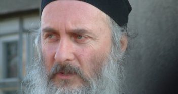 „მგონია, რომ გამოგონილი ჯებირები აუცილებლად გაიხსნება“… – როგორ ხატავს მეუფე ისაია ბავშვებს