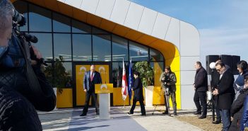 მამუკა ბახტაძე, თეა წულუკიანთან ერთად, სოფელ უდაბნოში, საზოგადოებრივ ცენტრს გახსნის (ფოტოკოლაჟი)