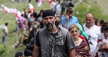„მერვე დღეა, უდაბნოს მონასტერში აზერბაიჯანელი მესაზღვრეები ცხვირს არ გვაყოფინებენ “…