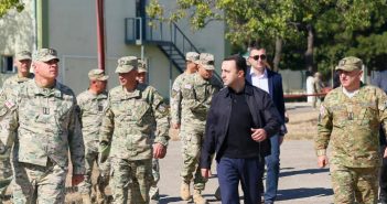 თავდაცვის მინისტრი ვაზიანის სამხედრო ბაზებზე არსებულ მდგომარეობას გაეცნო