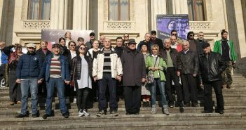 ქუთაისელი თეატრალები ექიმ ვაჟა გაფრინდაშვილის დაკავებას აპროტესტებენ