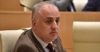 დიმიტრი ხუნდაძე: უმრავლესობა არ დაიშლება, მაგრამ გუნდმა უნდა აიღოს პასუხისმგებლობა