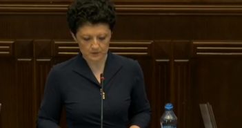 თეა წულუკიანმა ადამიანის უფლებათა კომიტეტზე ვიდეო წარადგინა, სადაც, მისი თქმით, ჩანს, როგორ იქცევა ომბუდსმენის წარმომადგენელი საკანში მონიტორინგისას (ვიდეო)