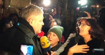 ქიქოძის ქუჩაზე ბარამიძეს, მერაბიშვილს და “ნაცმოძრაობის” სხვა ლიდერებს სკანდირებით დახვდნენ: “მკვლელებო”