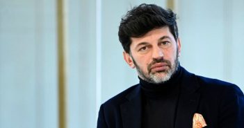 კახა კალაძე: მერიის პოლიტიკური თანამდებობის პირები სამი თვის განმავლობაში კორონავირუსთან ბრძოლის ფონდში ხელფასის 1/3-ს გადავრიცხავთ